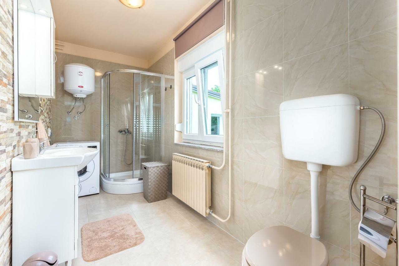 Apartman Lucia غييكا المظهر الخارجي الصورة