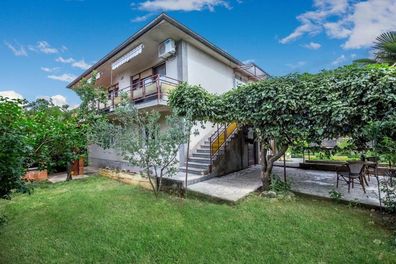 Apartman Lucia غييكا المظهر الخارجي الصورة